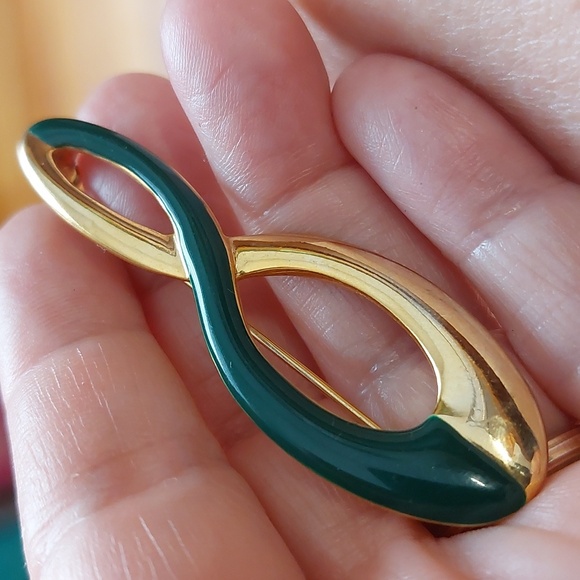 💚5/$25 Vintage Dark Green Enamel Goldtone Brooch Infinity - Picture 5 of 5